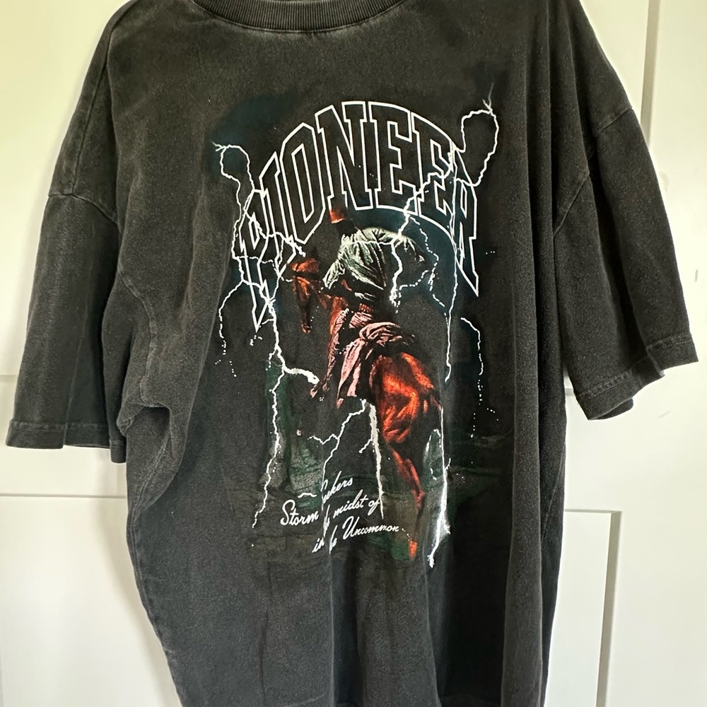 PacSun Black Short Sleeve Graphic Tee